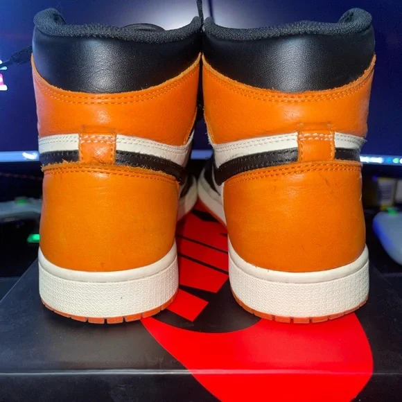 Air Jordan 1 shattered backboards size 9